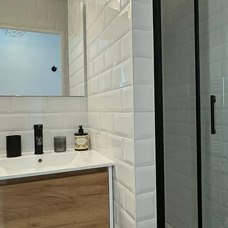 Cabourg: 2 Pieces, Proche Plage, Balcon, Wifi - Fr-1-487-374 Cabourg