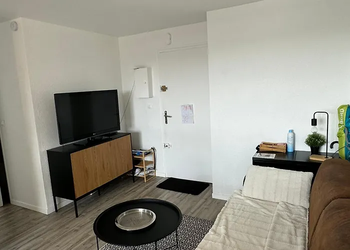 Cabourg: 2 Pieces, Proche Plage, Balcon, Wifi - Fr-1-487-374