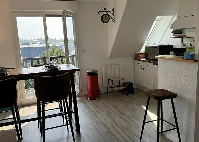 Cabourg: 2 Pieces, Proche Plage, Balcon, Wifi - Fr-1-487-374 Apartment *