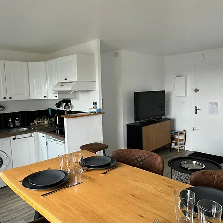 Cabourg: 2 Pieces, Proche Plage, Balcon, Wifi - Fr-1-487-374 Cabourg