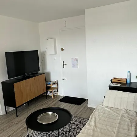 Cabourg: 2 Pieces, Proche Plage, Balcon, Wifi - Fr-1-487-374