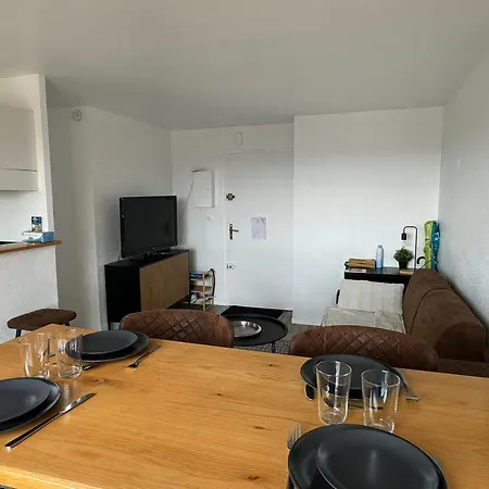 Apartment Cabourg: 2 Pieces, Proche Plage, Balcon, Wifi - Fr-1-487-374 *