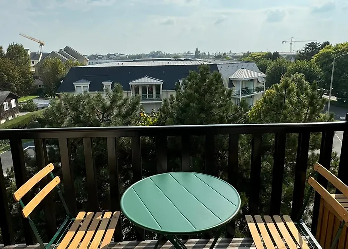 Cabourg: 2 Pièces, Proche Plage, Balcon, Wifi - Fr-1-487-374 * Cabourg