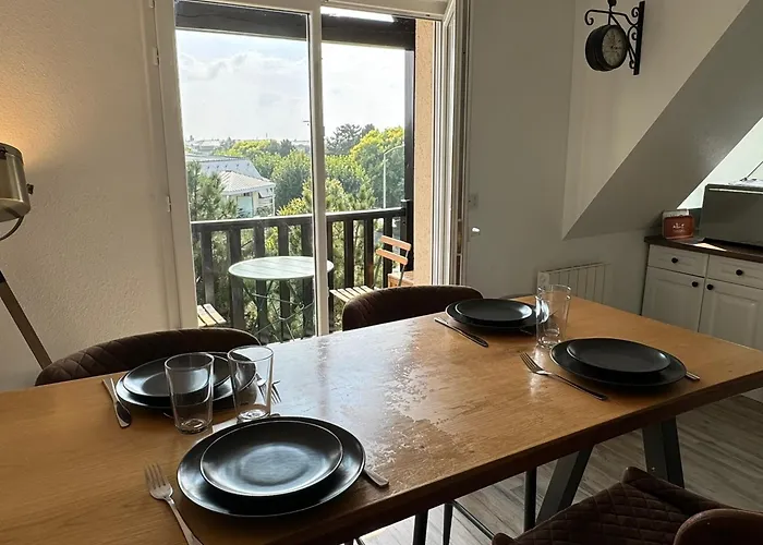 Cabourg: 2 Pièces, Proche Plage, Balcon, Wifi - Fr-1-487-374 * Cabourg